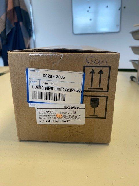 Ricoh Cartucce per stampanti & toner: Ricoh MP C2800/3300/4000/5000 Development Unit, Cyan – Nuovo e nell'imballaggio originale da Wängi venduto da Bmo
