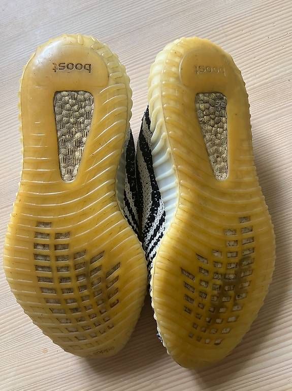 Scarpe da uomo: Adidas Yeezy Boost 350 V2 zebra – Usato da Bern venduto da MrRandy 2