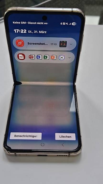Portables: Samsung Z Flip 4  – D'occasion à Zürich par voj_b2yn 1
