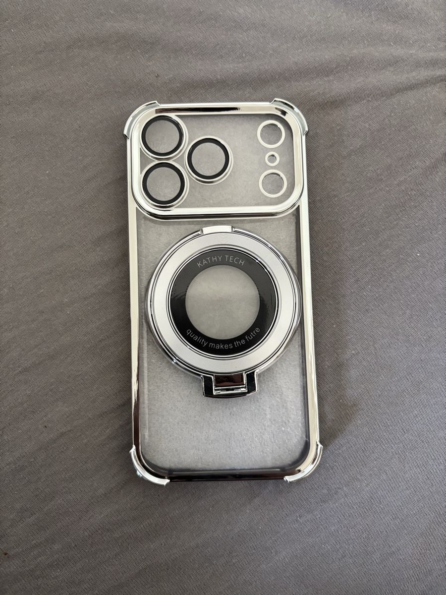 Apple Coques & Protection écran: iPhone 17 Hülle  – Neuf avec emballage d'origine à Bern par kri_y8h8