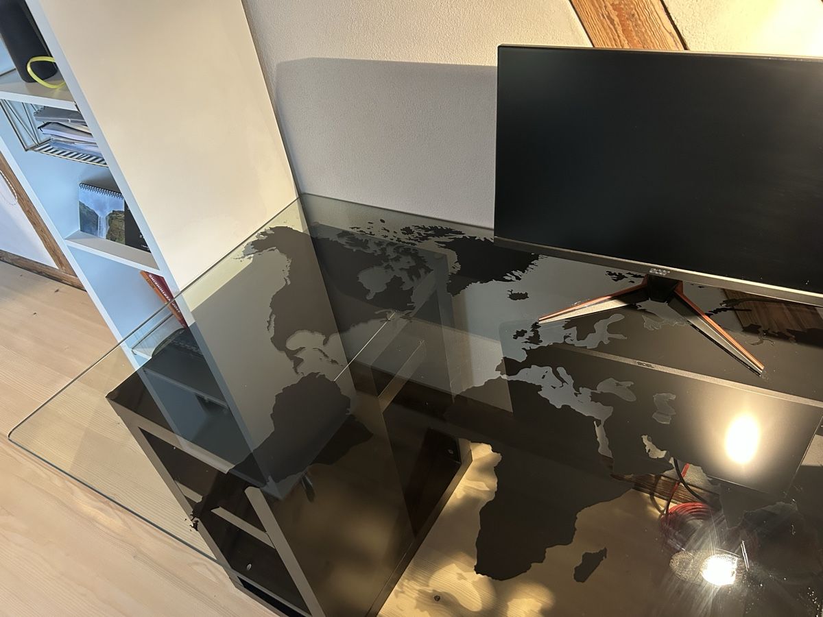 Ikea Scrivanie: Schreibtisch mit Glasplatte  – Usato da Küssnacht am Rigi venduto da gal_97dh 4