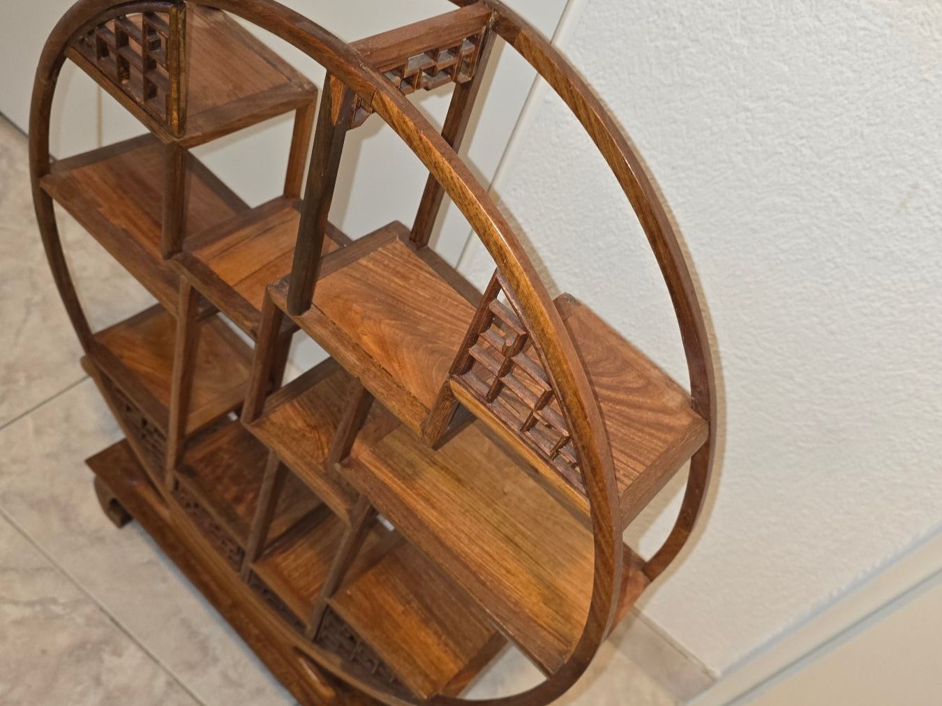 Scaffali: Sehr schönes Gestell mit verschiedenen ablagefächern, Holz.. – Usato da Erlinsbach SO venduto da Kunst-Boutique 4