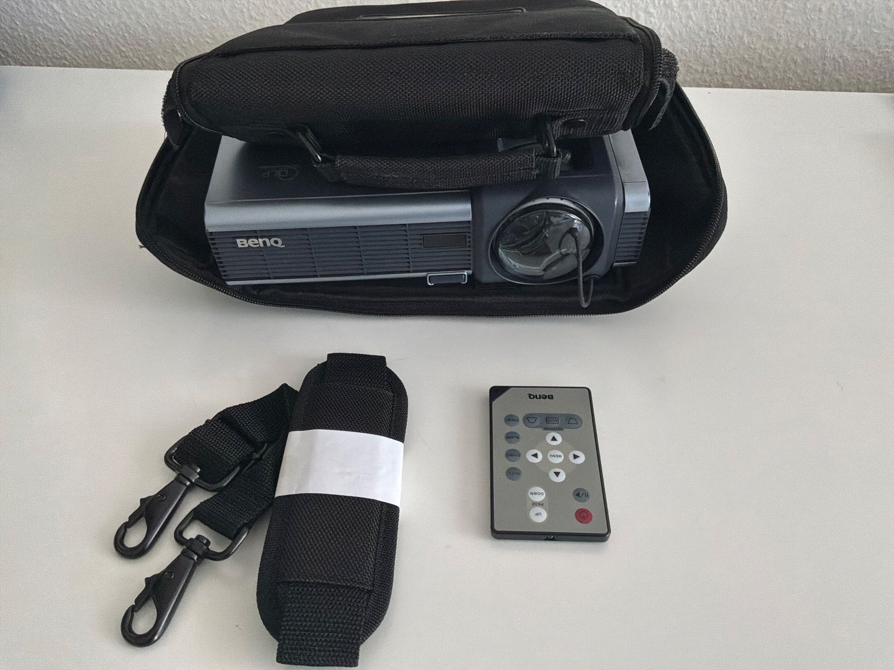 BenQ Vidéoprojecteurs: BenQ PB2250 Beamer | Tragetasche | Remote – D'occasion à Zürich par sbe_nk88 4