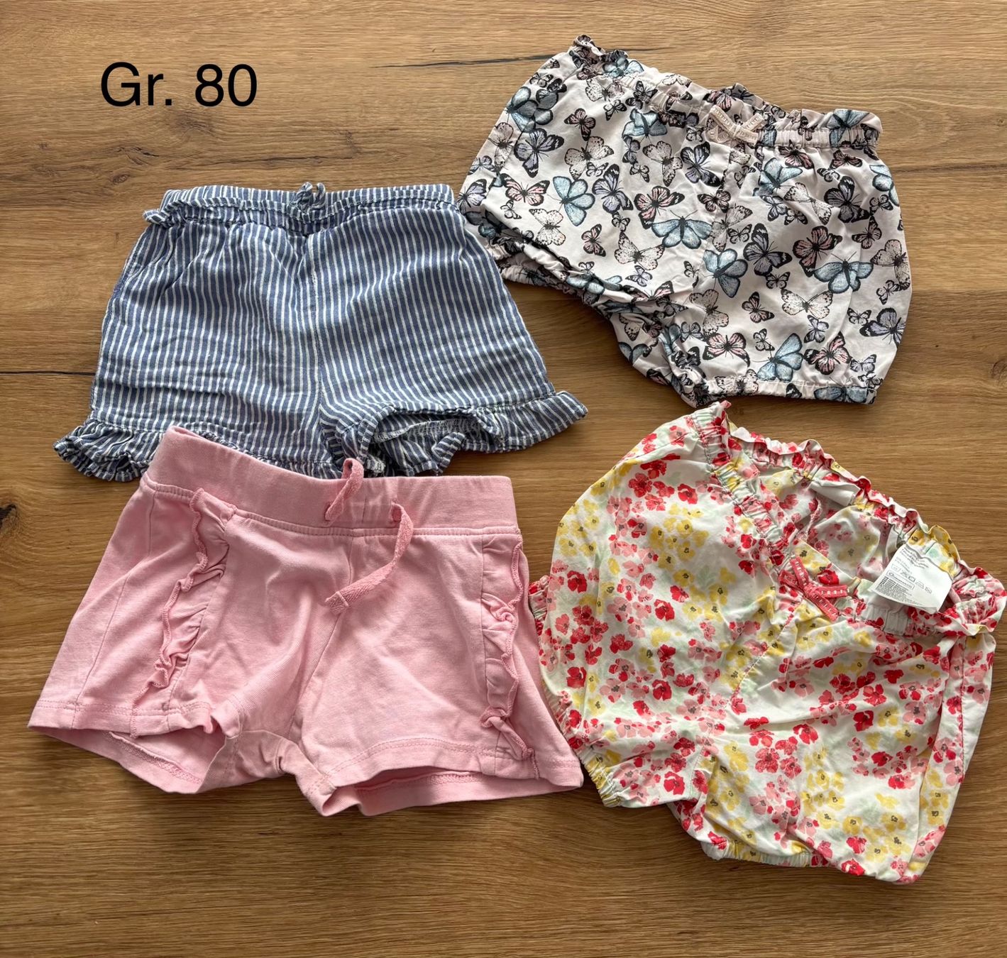Lotti & Set di vestiti: Sommerkleiderpaket, Gr. 80 – Usato da Oberiberg venduto da mon_q7c2