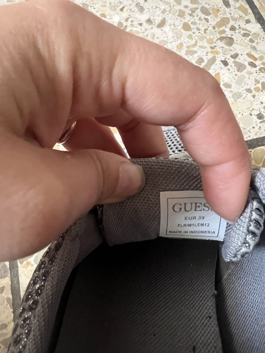 Scarpe da donna: Guess Sneaker Gr. 39, Grau, Glitzer – Usato da Bad Zurzach venduto da Heugumper7 7