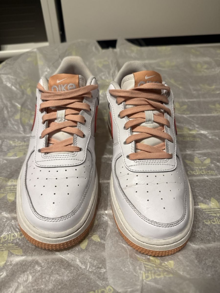 Nike Scarpe da donna: Nike Air Force 1 Damenschuhe, Grösse 39 – Usato da Dietikon venduto da daryam 1