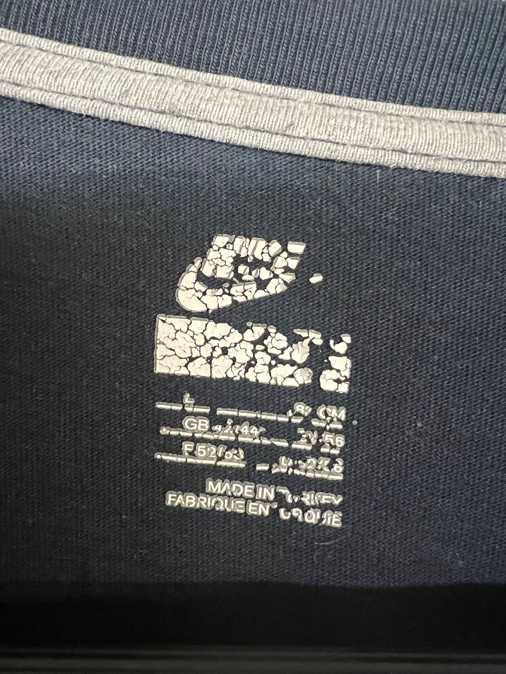 Nike T-shirt: T-Shirt NIKE – Usato da Zürich venduto da pamleano 1