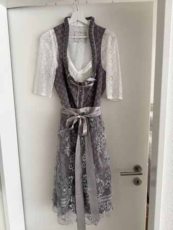 Wunderschönes Dirndl inkl. Spitzenbluse