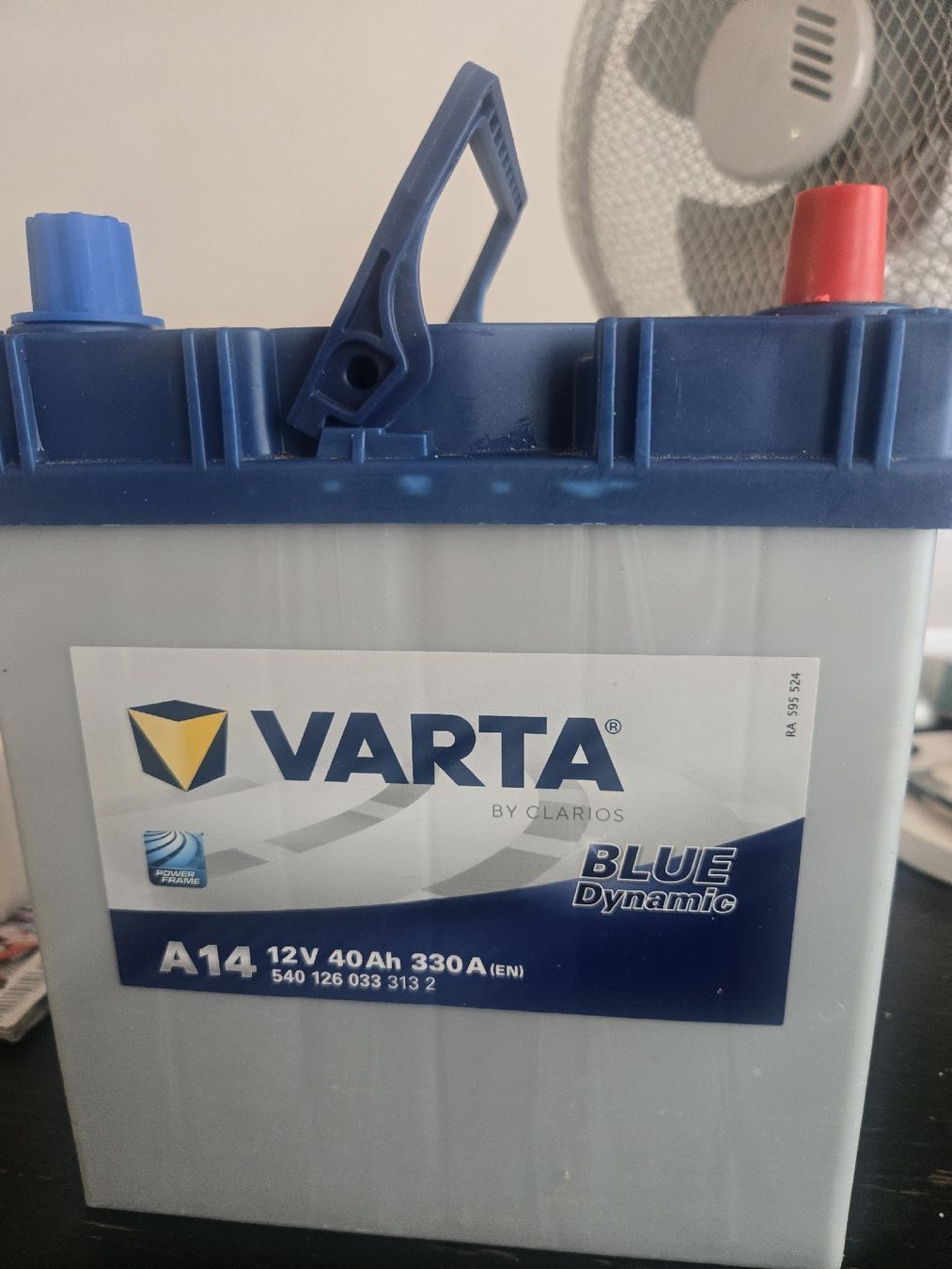 Varta Batterie: Variante A 14 Batterie Auttobatterie – Nuovo (secondo la descrizione) da Zollikofen venduto da W107