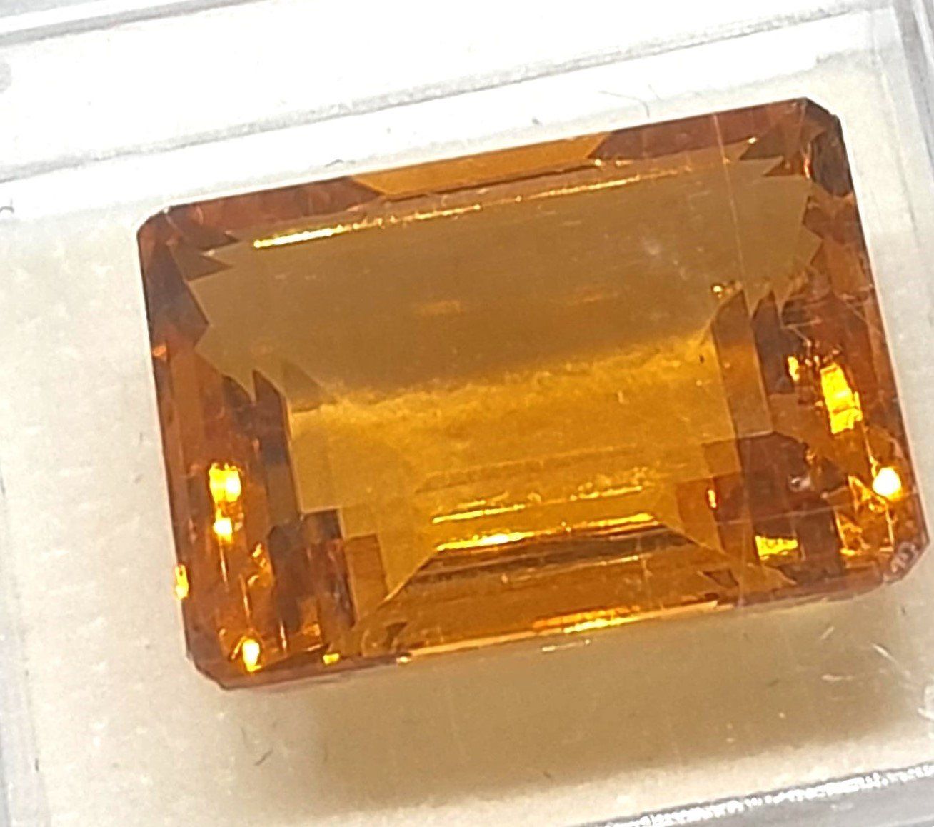 Pietre preziose: Citrine EM 18.44 ct - CERTIFICAT 313 Fr. – Nuovo (secondo la descrizione) da Grimisuat venduto da Valgem 1