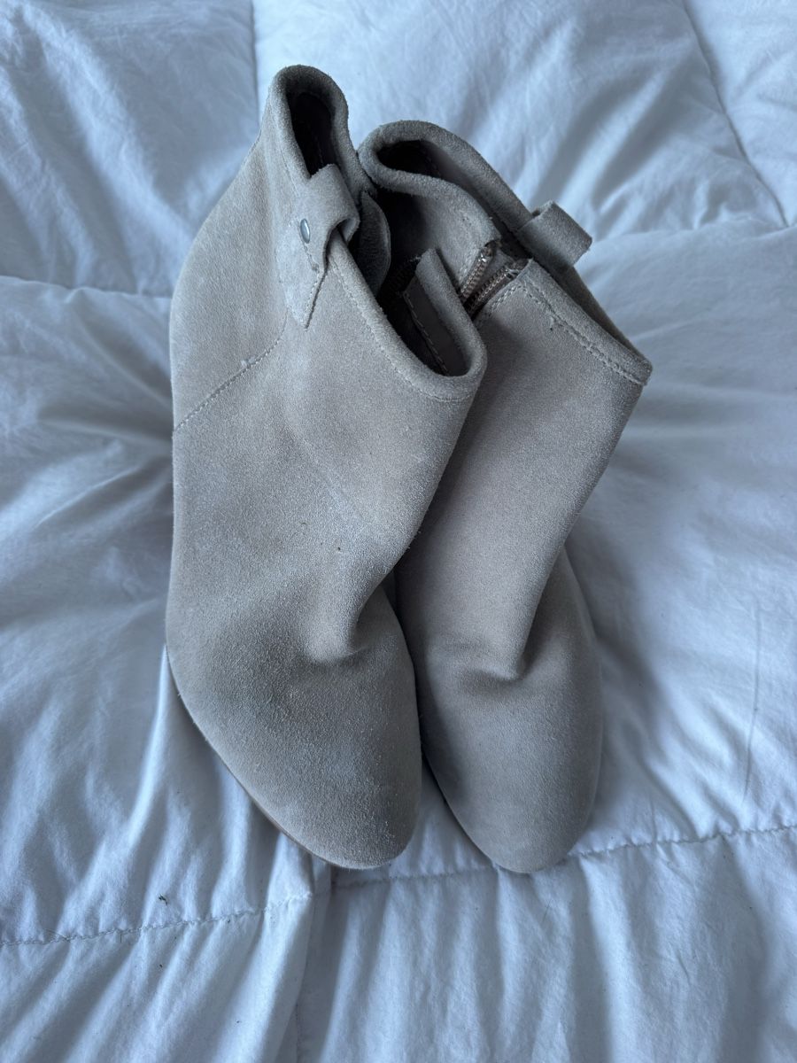 Damenschuhe: Bottines élégantes en daim beiges, taille 40 – Gebraucht aus Genève von lejardindesvetements 3