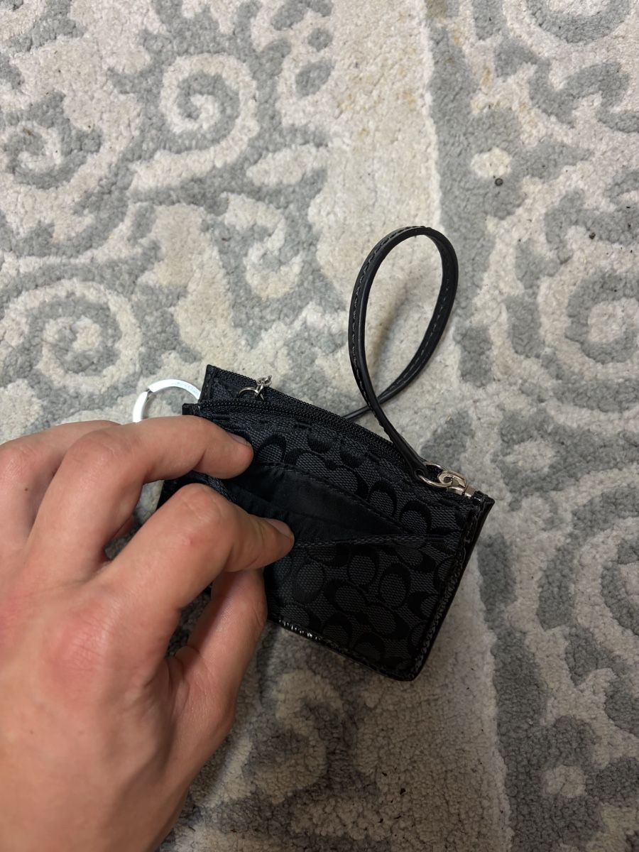 Coach Portamonete: Coach Coin Pouch Black Monogram – Nuovo (secondo la descrizione) da Brislach venduto da edu_t6pq 4
