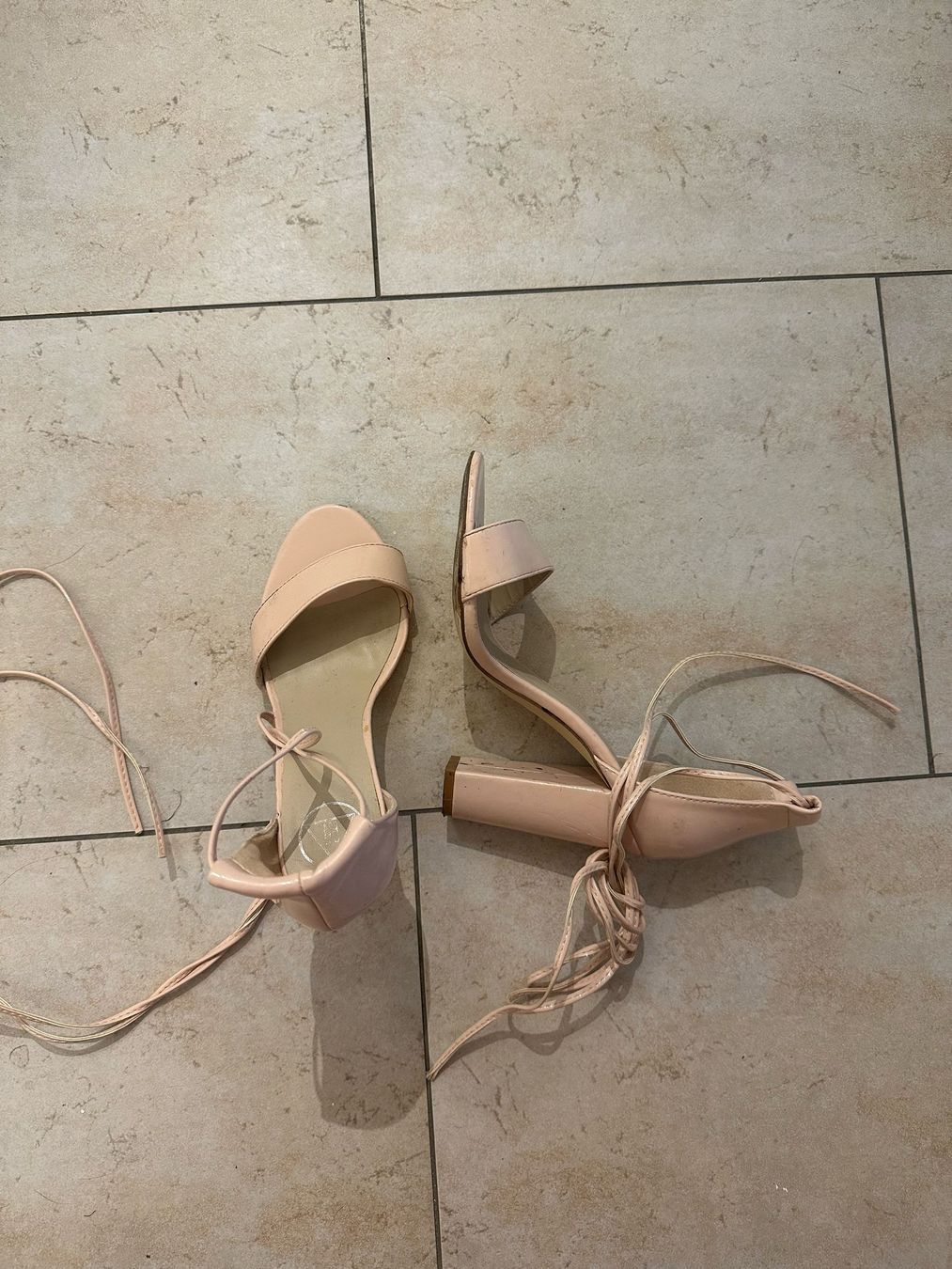 Scarpe da donna: High Heels Grösse 38 – Usato da Sissach venduto da Siraiwan