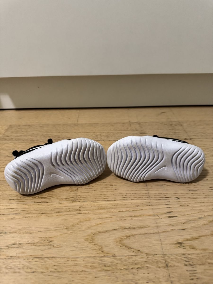 Nike Scarpe per ragazzi: Kinderschuh Nike Gr. 19.5 – Usato da Bottmingen venduto da Giamonda88 2