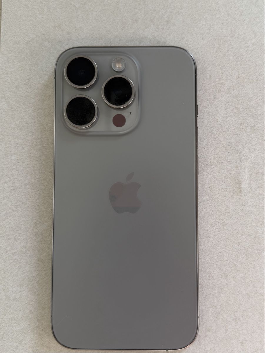 Apple Portables: iPhone 15 pro 128GB  – D'occasion à Meisterschwanden par tab_6bgl