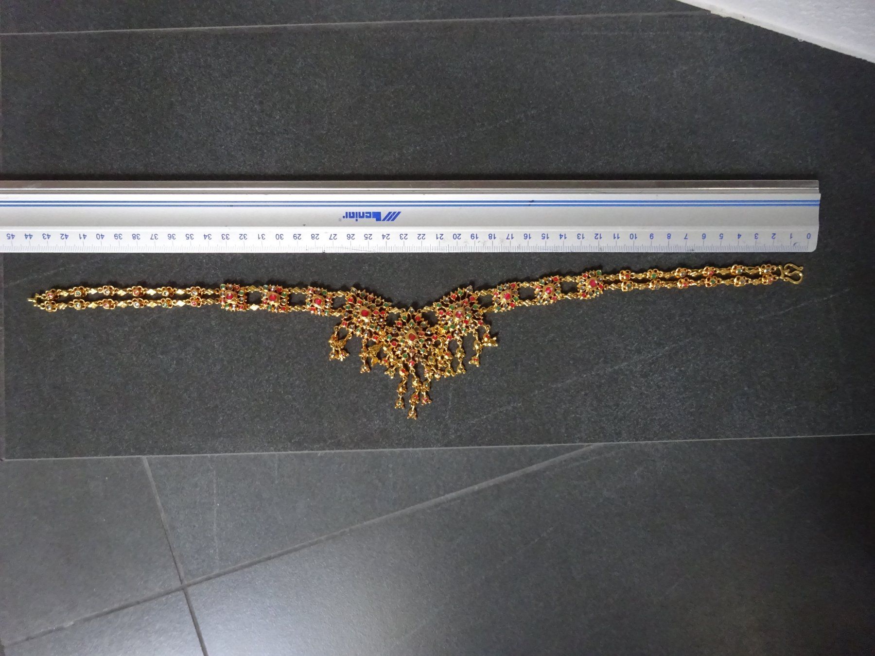 Catenine: Glitzer Collier / Kambotscha Tracht – Usato da Esslingen venduto da FetteSchnecke 9