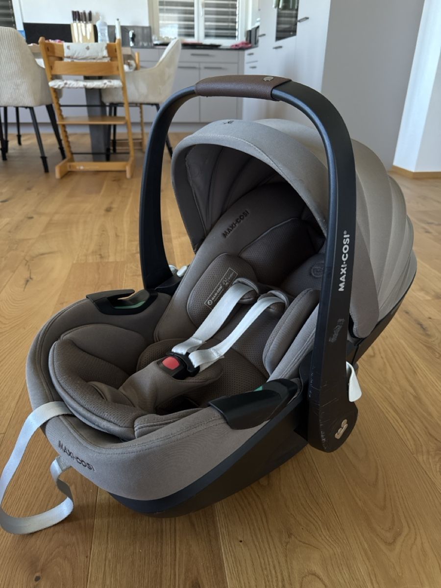 Maxi-Cosi Seggiolini per auto: Maxi-Cosi Pebble 360 beige Babyschale – Usato da Schocherswil venduto da ast_96fh 2