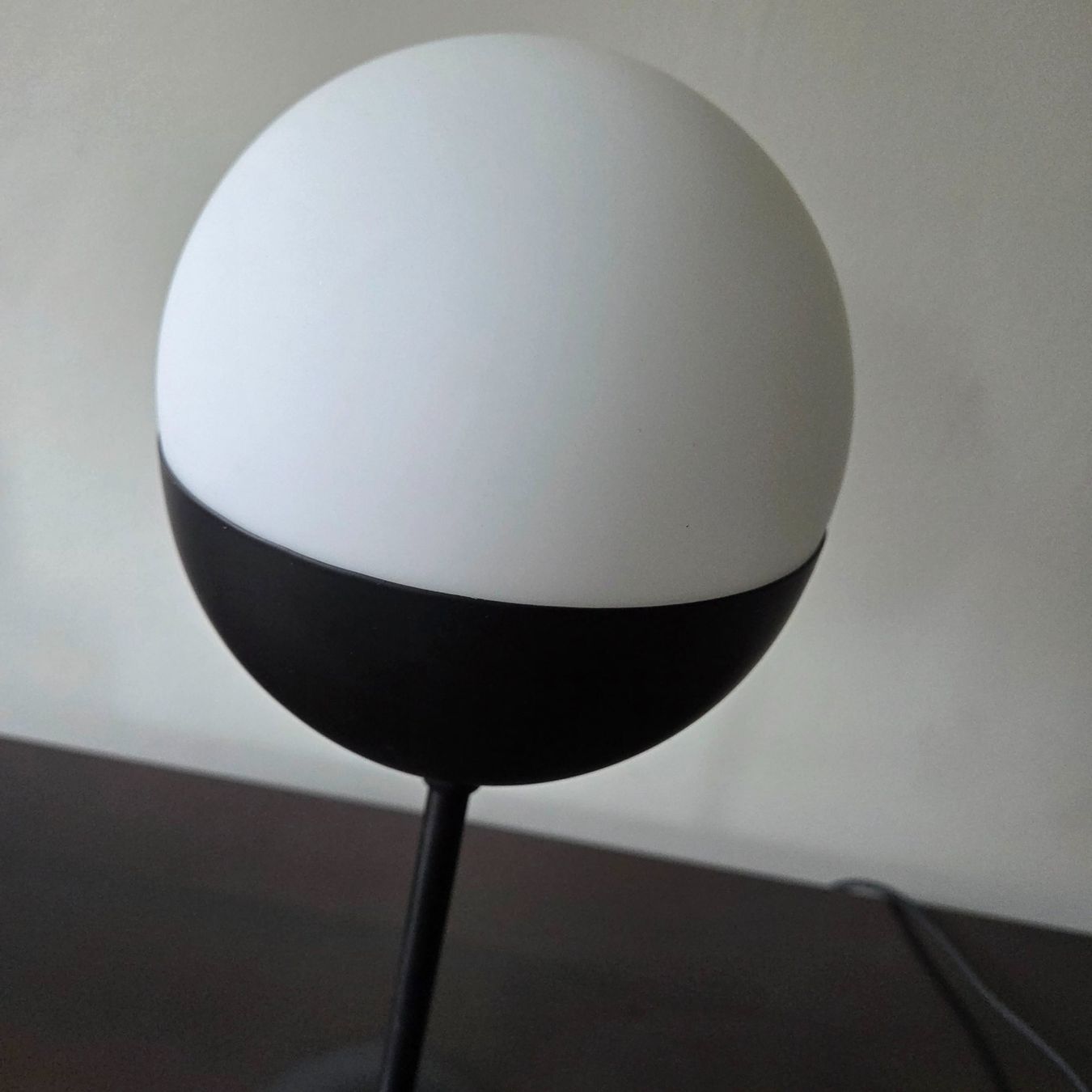 Lampade: Lampe de chevet boule bicolore – Usato da Onex venduto da AF. 3