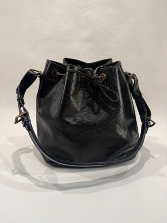 Louis Vuitton Epi Noe Petit in schwarz