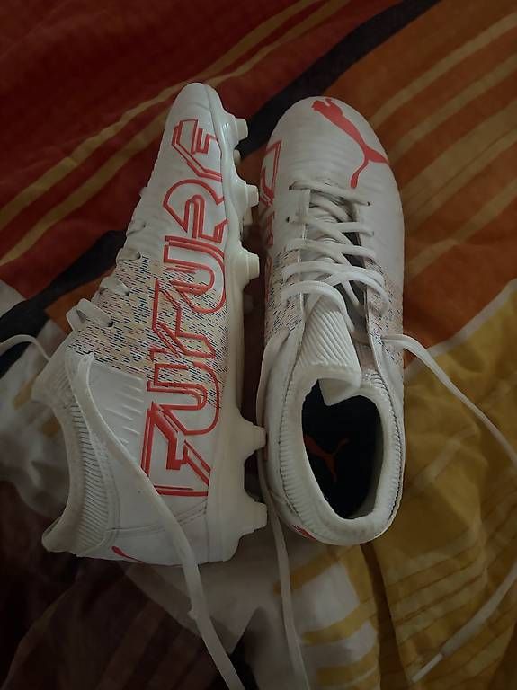 Puma Chaussures hommes: Scarpe da calcio Puma – D'occasion à Airolo par sir_bg6s 1