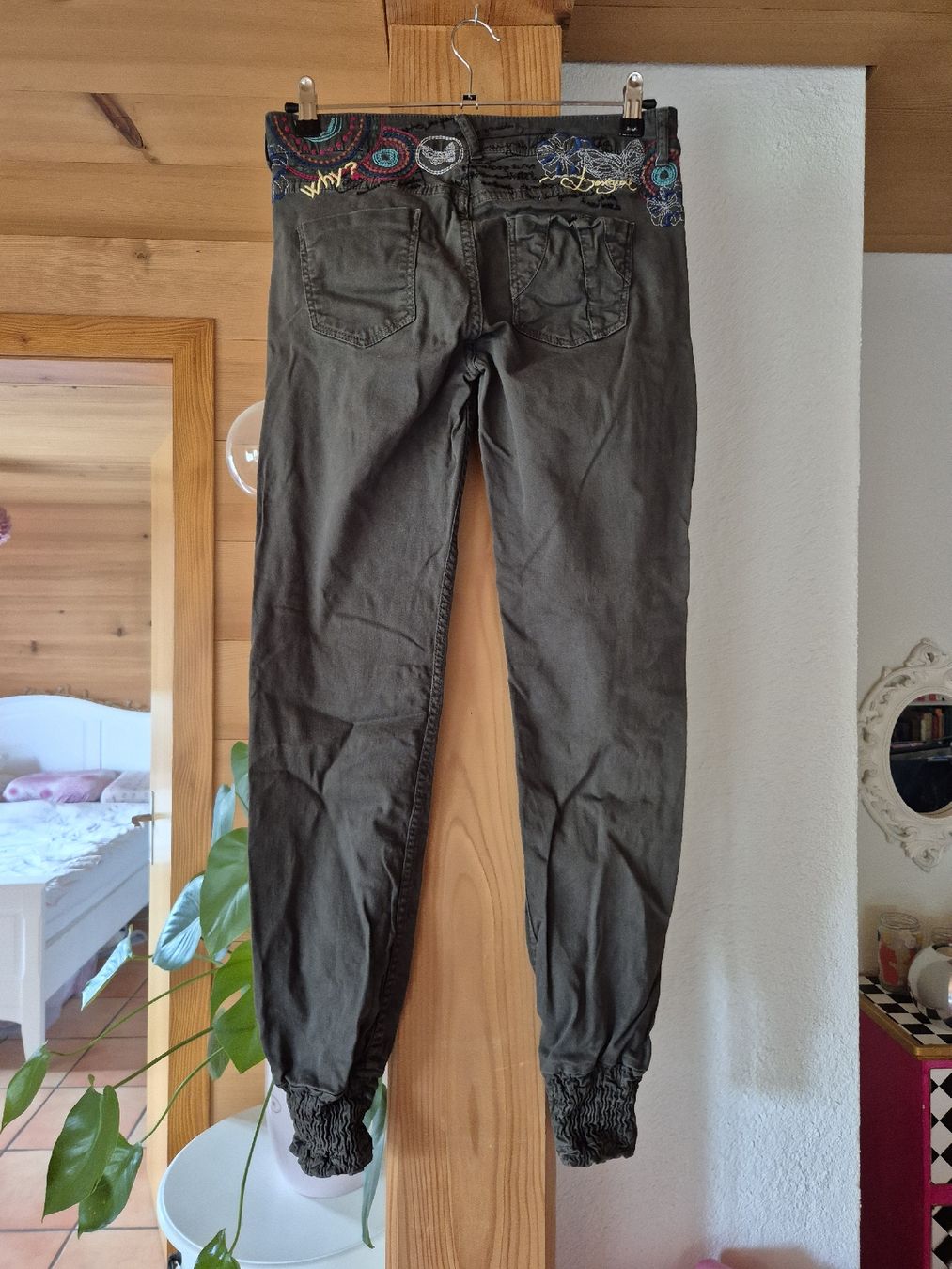 Desigual Jeans: Desigual Jeans Kaki Gr. 30 – Usato da Wynigen venduto da La_Talpa 6