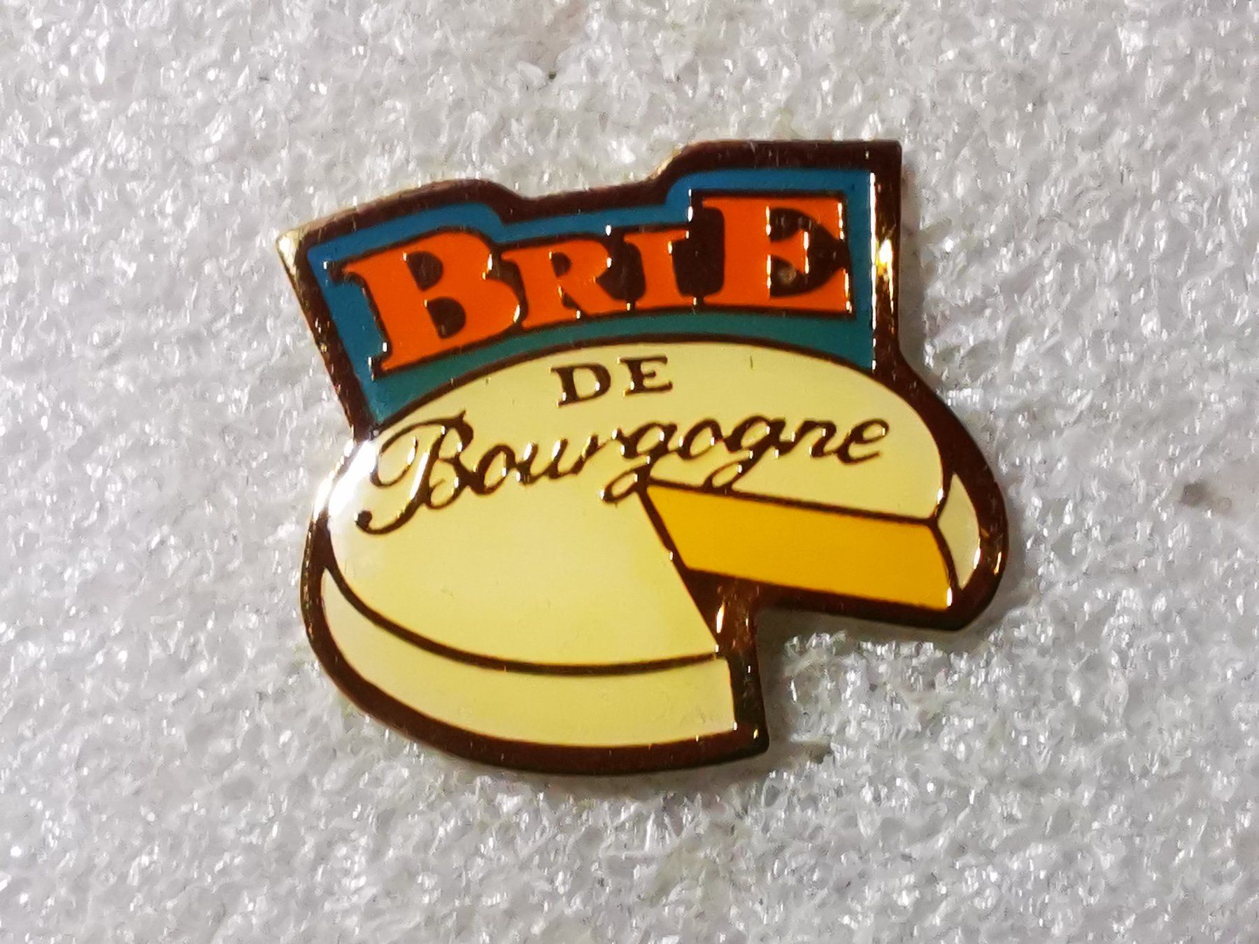 Placchette & Badge: Ansteckpin 113: Brie – Usato da Oppligen venduto da Pin-Fall-Shop