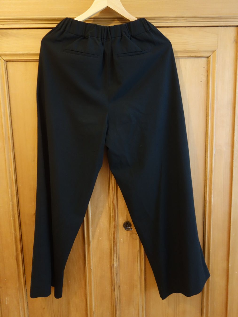 Pantaloni: Bundfaltenhose, schwarz – Usato da Zürich venduto da srrrah 2