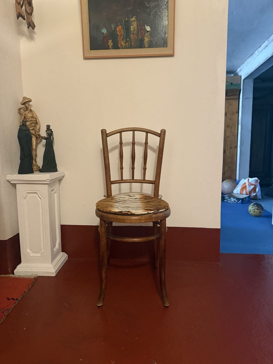 Sedie: 3 Hocker mit Tiermusterbezug Holzgestell gebraucht – Usato da Gümligen venduto da Alice777 2