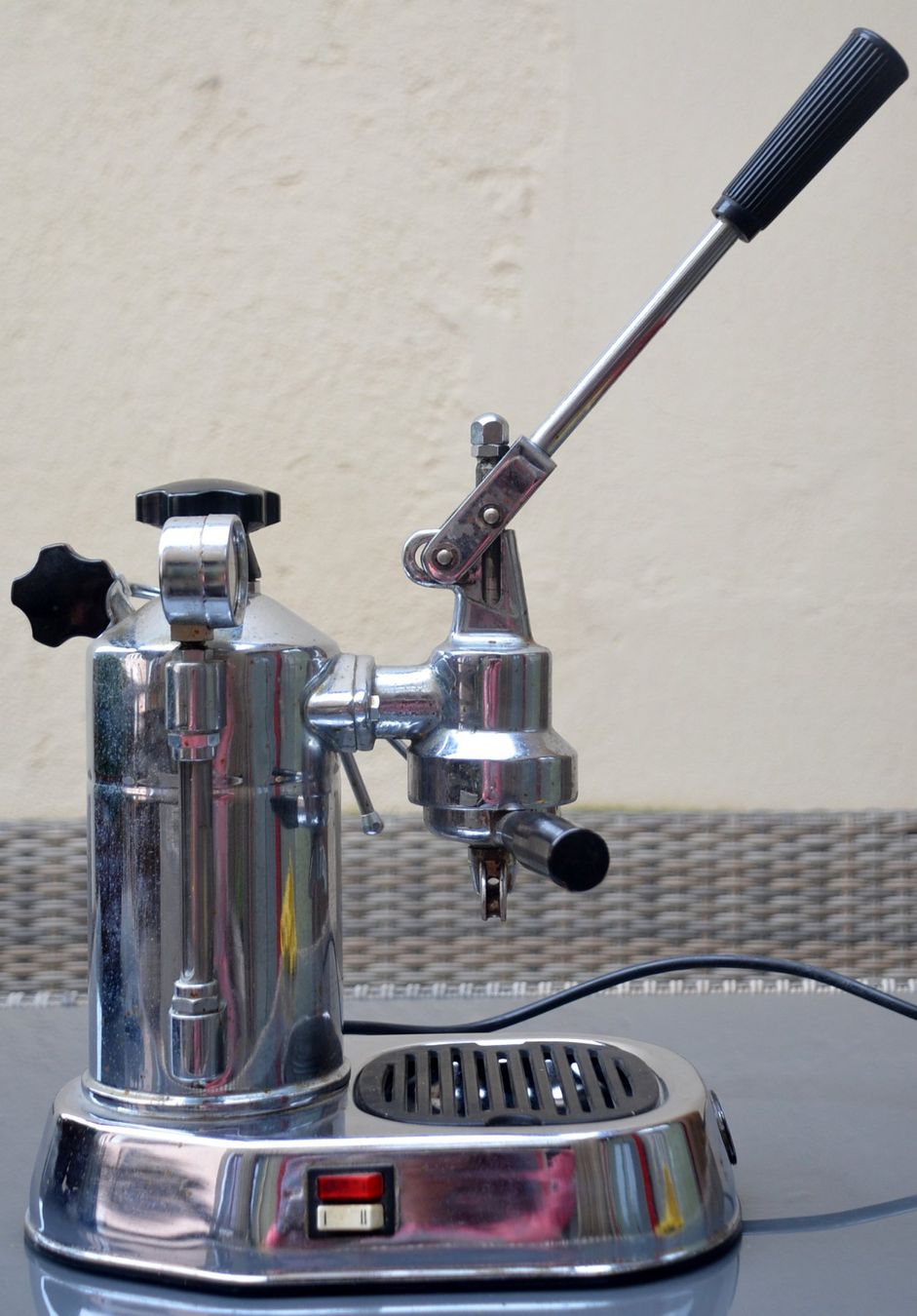 La Pavoni Kaffeemaschinen & Espressomaschinen: La Pavoni Professional Kaffeemaschine / machine à café – Gebraucht aus Collonges von arashee 2