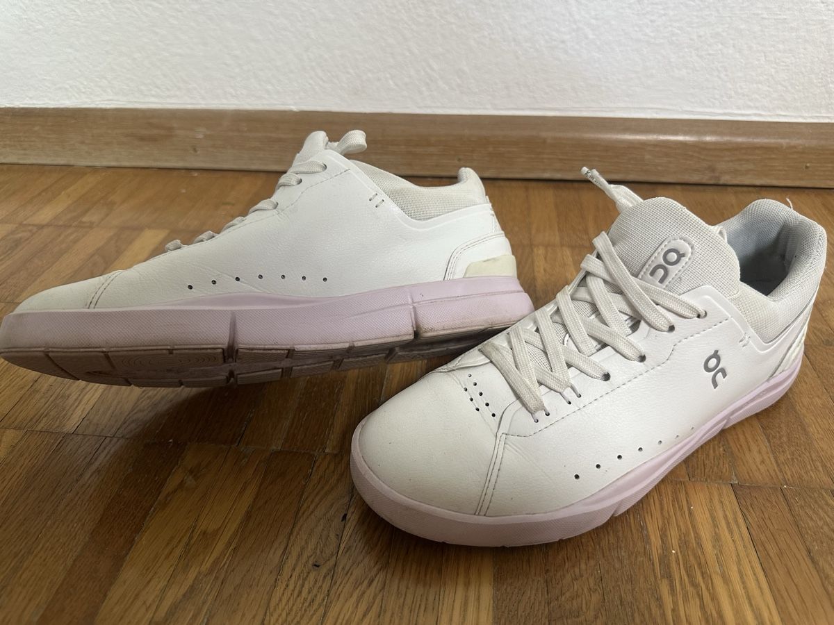 On Scarpe da donna: On The Roger Advantage Damen Sneaker, Gr. 40 – Usato da Liestal venduto da ichjel 2