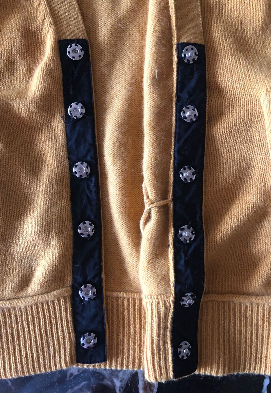 Gilet & Giacche senza maniche: Jaquette cachemire Rose Anna – Usato da Dotzigen venduto da SecondHandGems 2