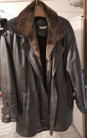 Klassische Bugatti Lederjacke mit Pelzkragen, Winter warm