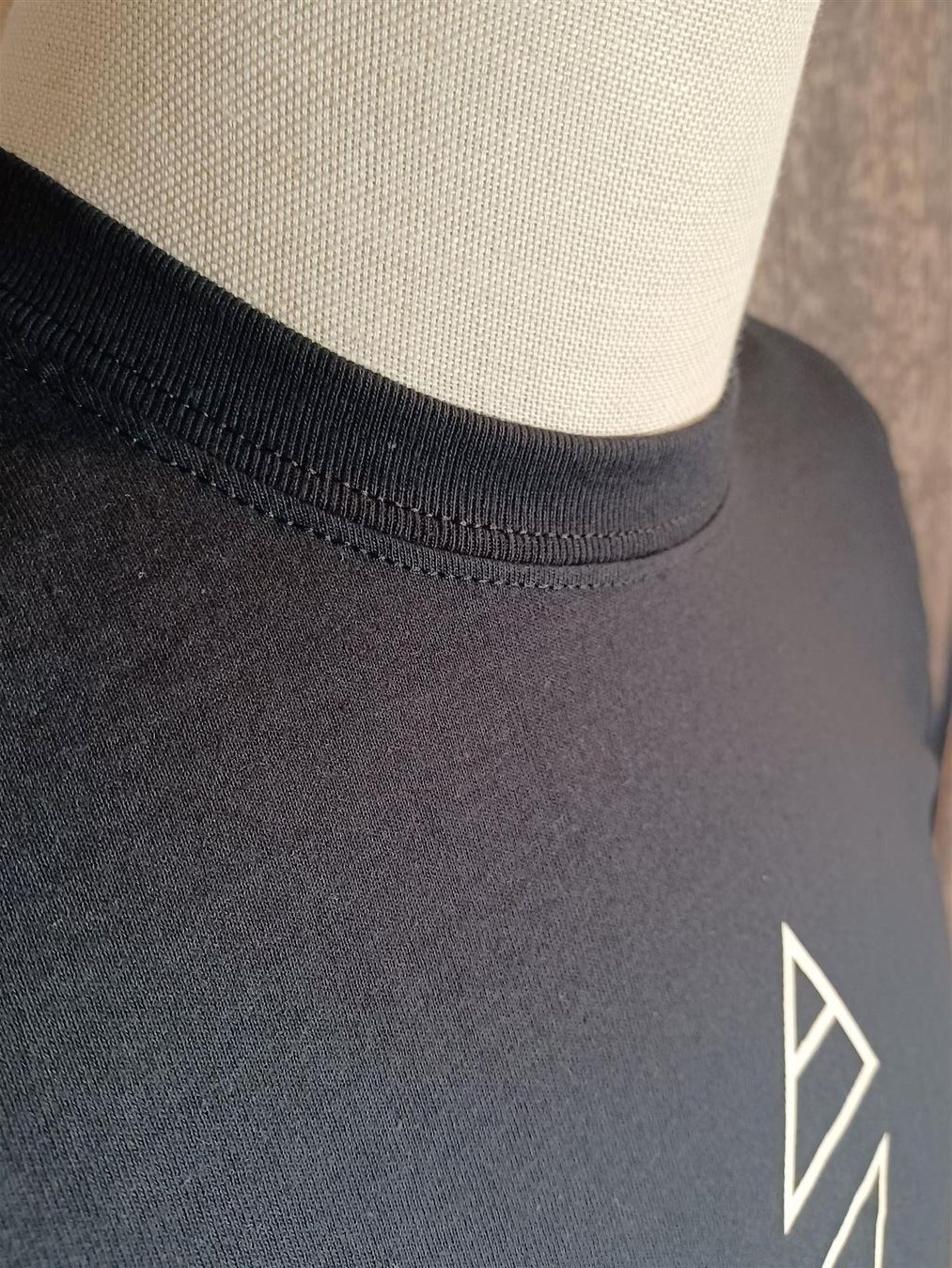 T-Shirts: Baumwoll   T-Shirt "ELEMENTS" NEU S – Neu und originalverpackt aus Turbenthal von enjak 1
