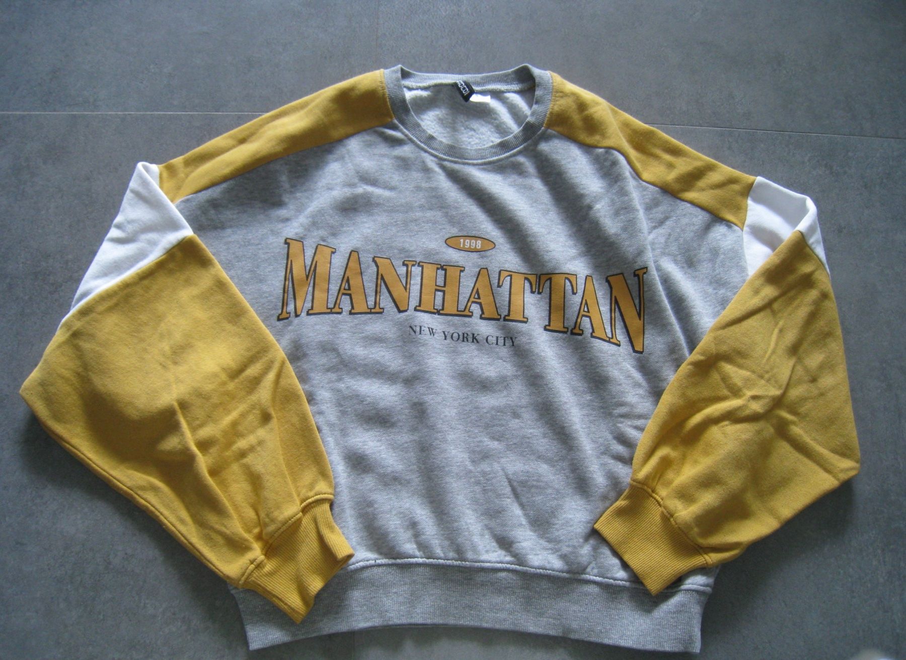 Pullover & Sweatshirts: H&M sweathirt  XS – Gebraucht aus Sion von machiavel74