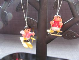 2 Holzengel Weihnachtsbaumschmuck Skifahrer bemalt
