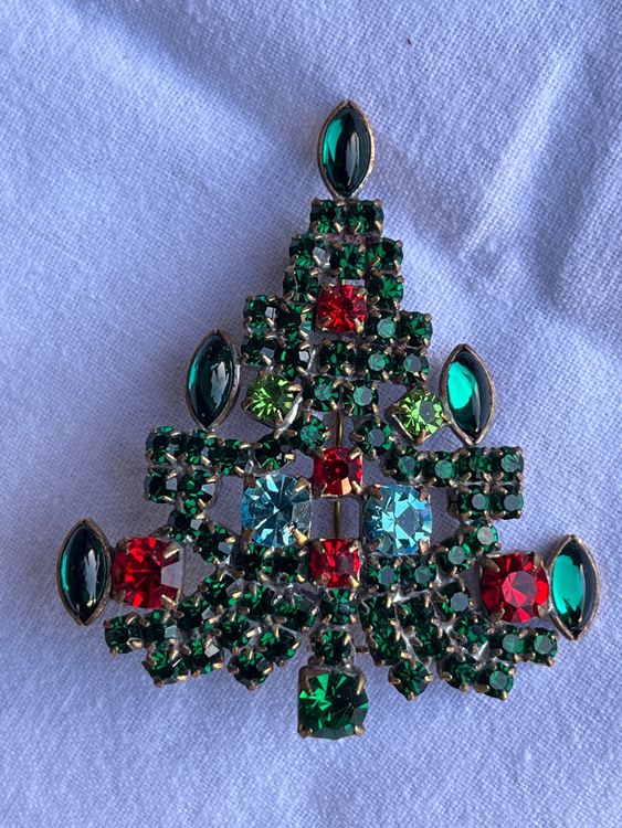 Weihnachtsbrosche Tannenbaum bunt / goldfarben main image 1