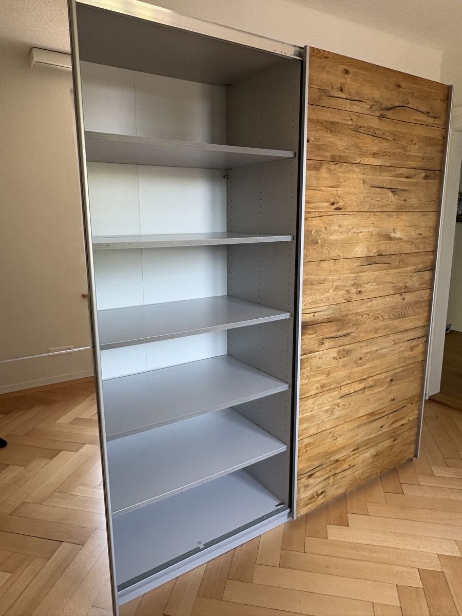 Armoires: Kleiderschrank – D'occasion à Solothurn par elektro2011 1