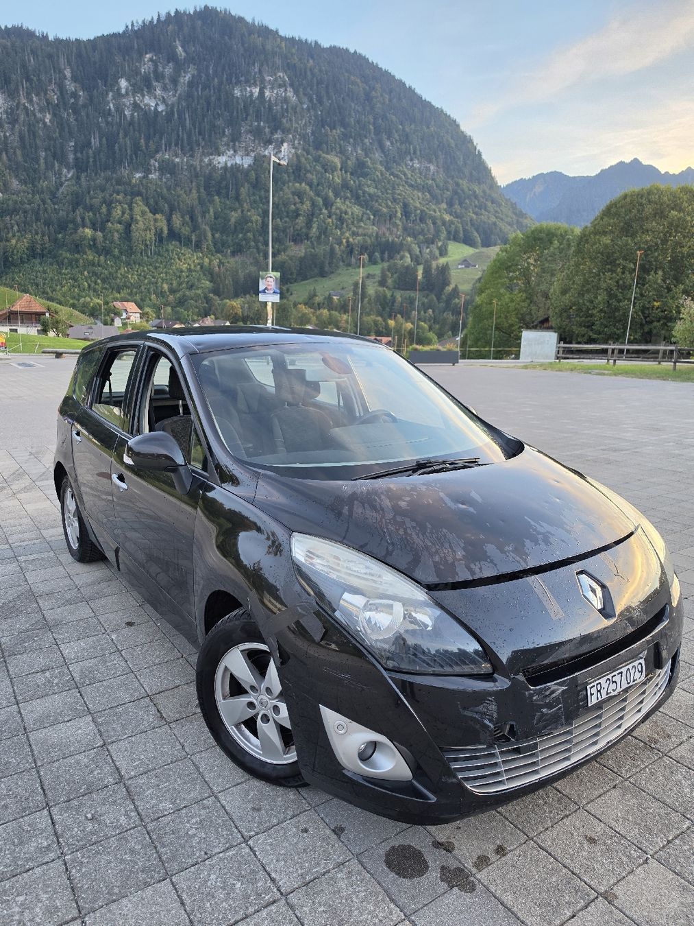 Autos: Renault Scenic – Gebraucht aus Charmey (Gruyère) von lal_lzp7 3