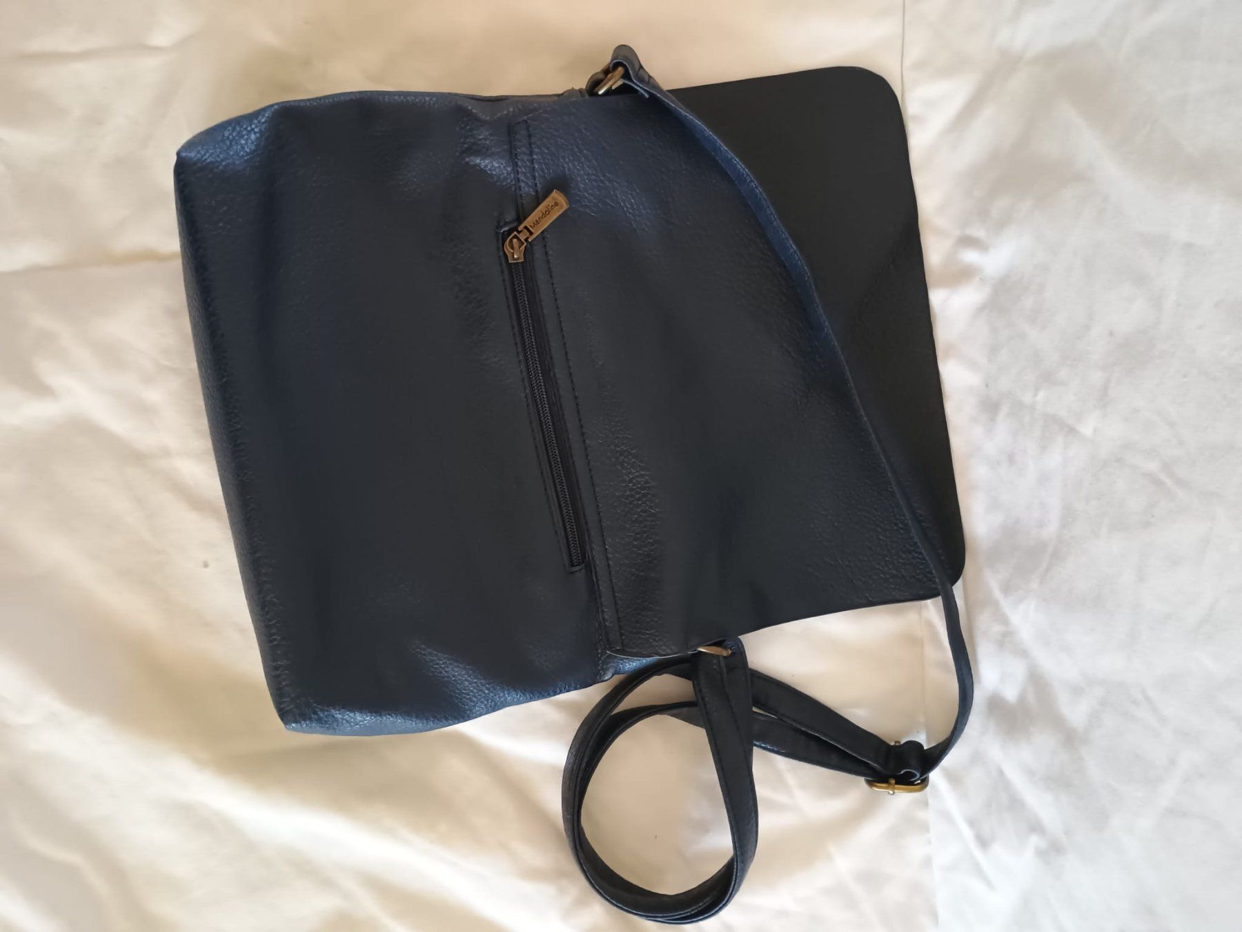 Taschen für Damen: Handtasche blau, Leder Optik – Gebraucht aus Zürich von Averandomage 3
