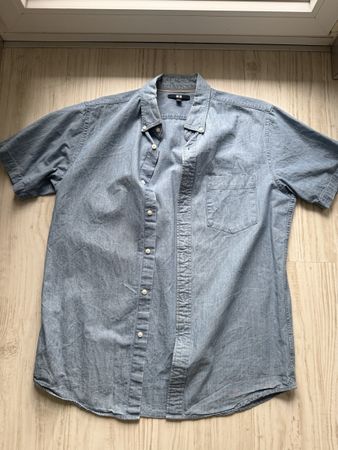 Uniqlo Oxford Shirt - Light Blue, Size L, Short Sleeve