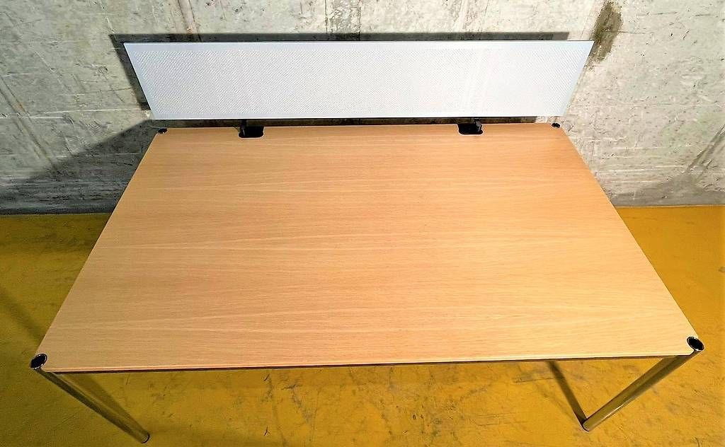 Tables: Tisch USM Haller, Eiche natur – D'occasion à Bern par daskannweg 2