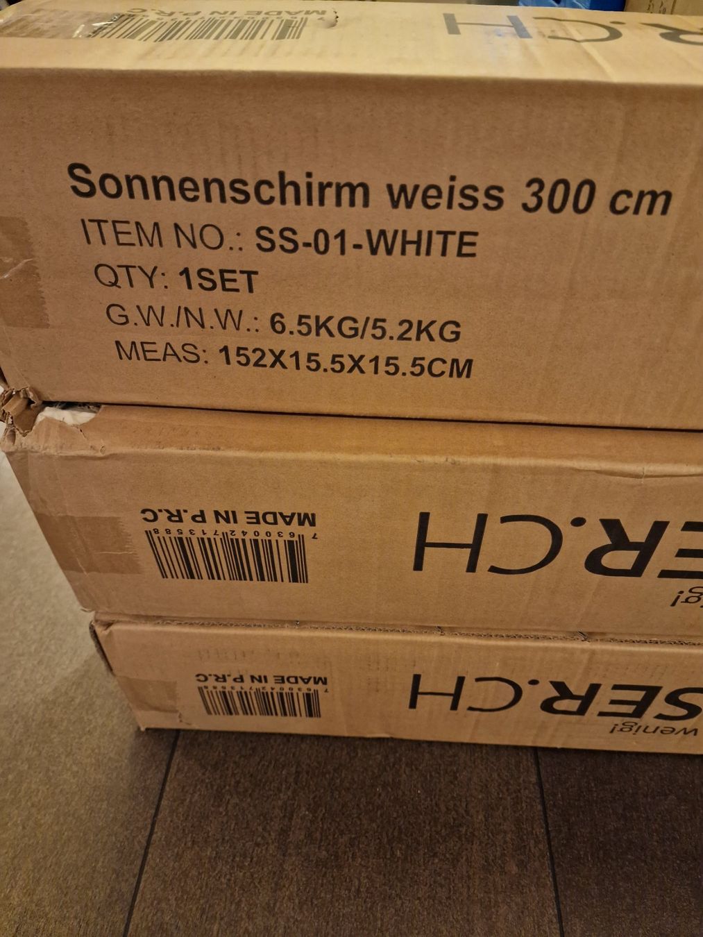 Sonnenschirme: Sonnenschirme mit Kunststoffsockel – Neu und originalverpackt aus Flüelen von novena 1