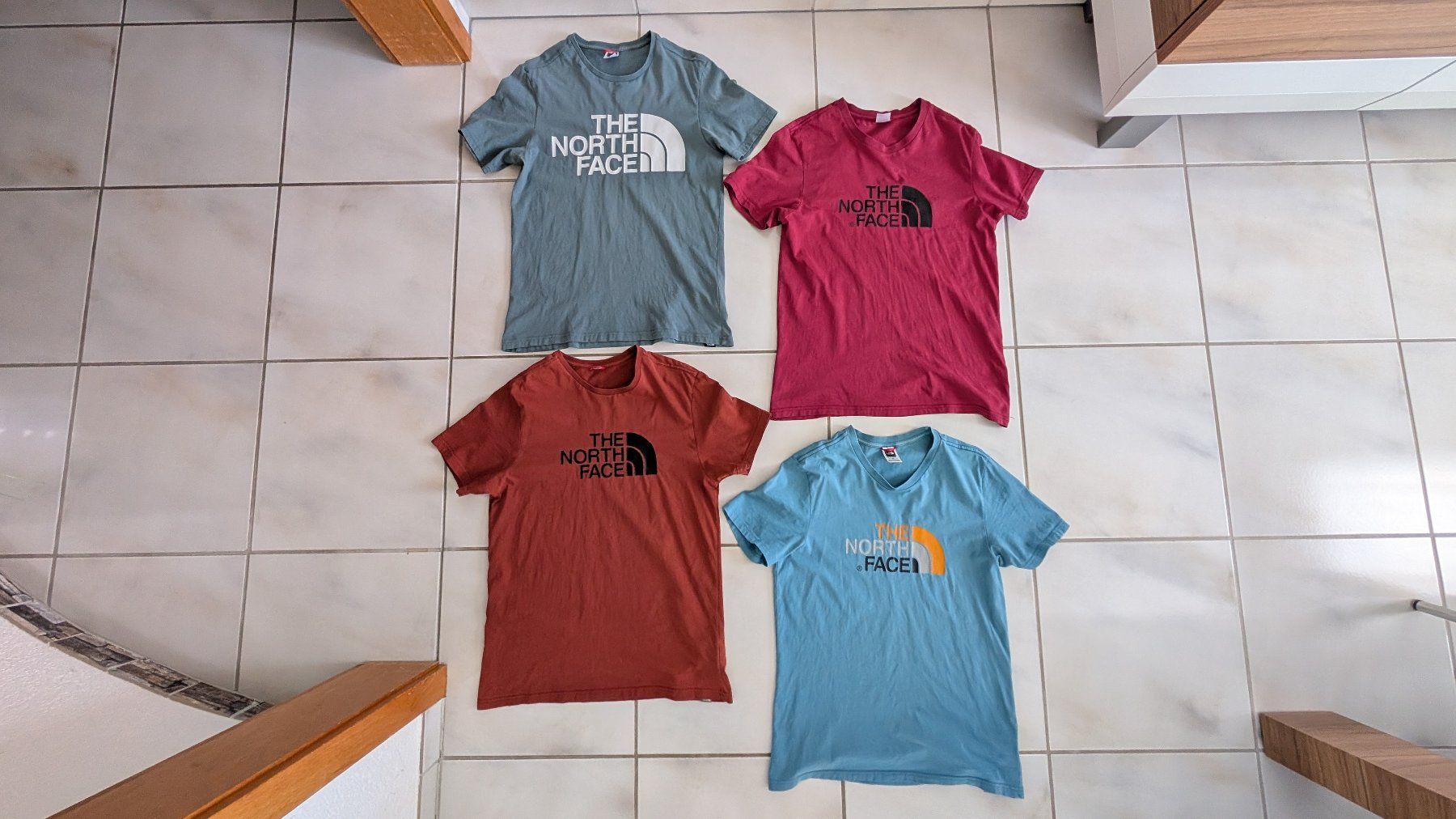 North Face Lots de vêtements: The North Face T-Shirts - Gr. M – D'occasion à Oberwil-Lieli par meipa3000