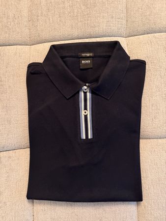Polo BOSS navy avec rayures