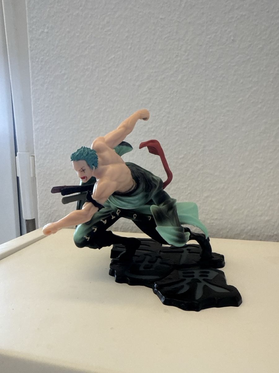 Bandai Statuette: One piece Figur Roronoa Zoro – Usato da Stäfa venduto da elfen77 1