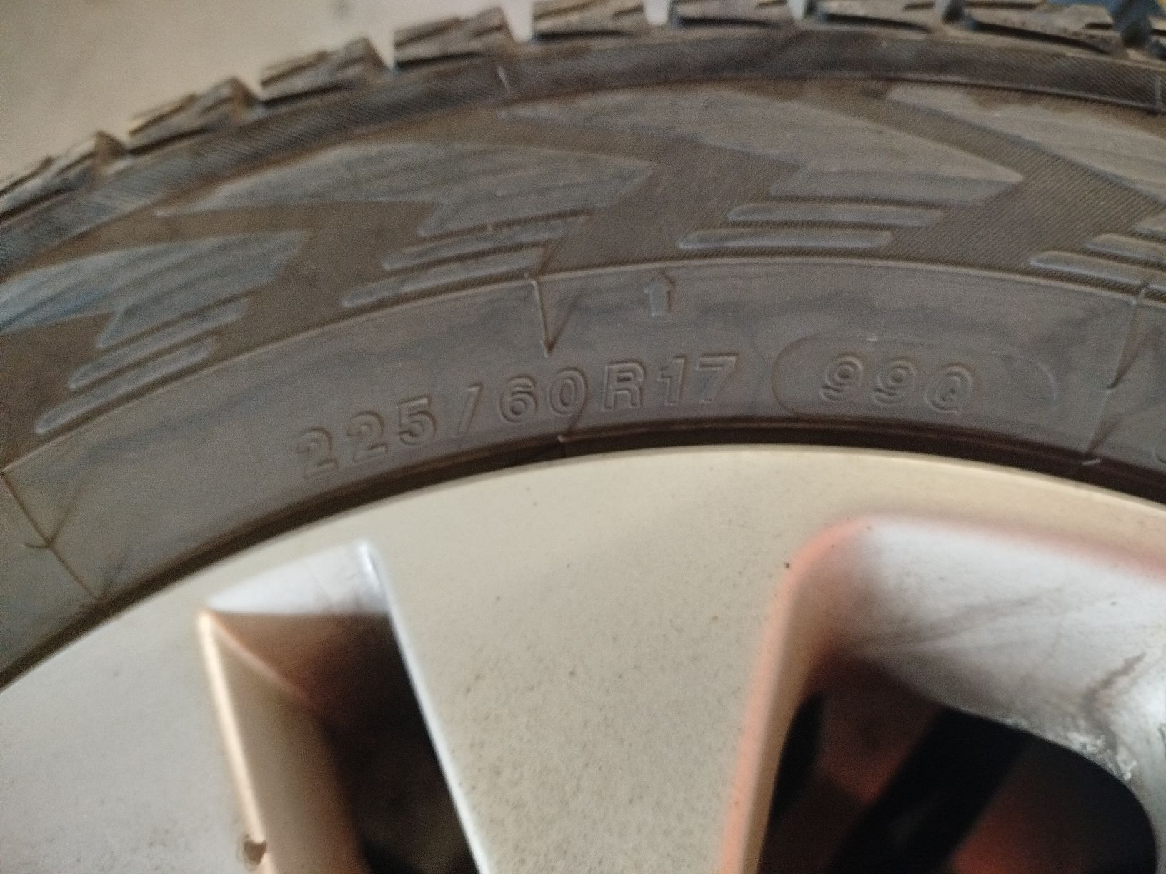 Subaru Pneumatici & Ruote complete: Komplettrad Subaru Outback Winter – Usato da Oberkulm venduto da Virtueller88 2