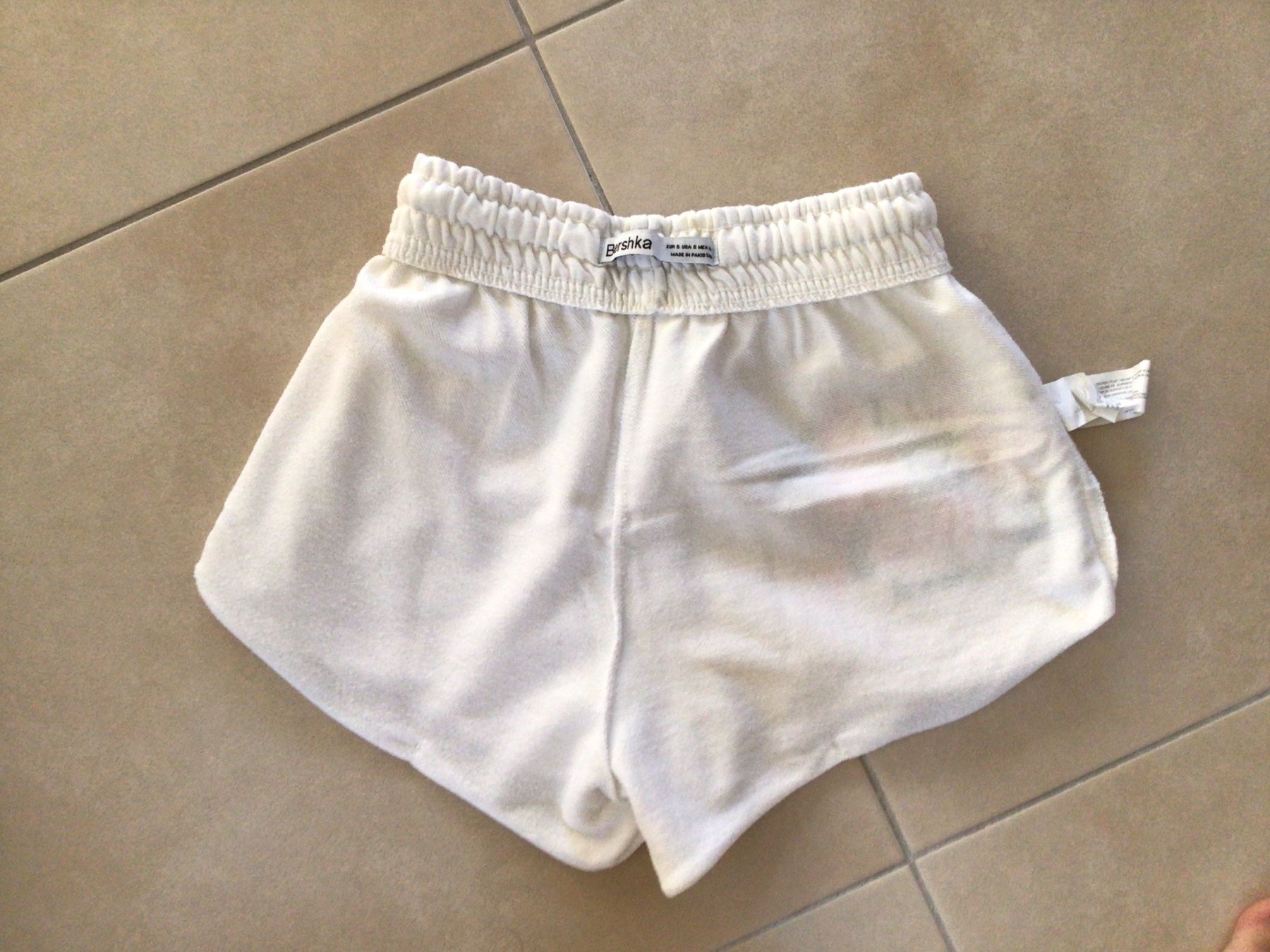 Bershka Pantaloni: Bershka Shorts, Grösse S – Usato da Frauenfeld venduto da Stehojen 5