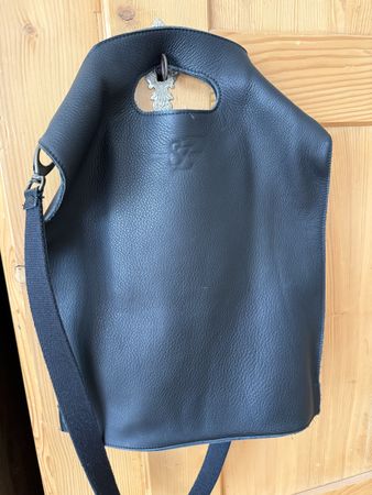 SZ Leder Tasche schwarz mit Schulterriemen