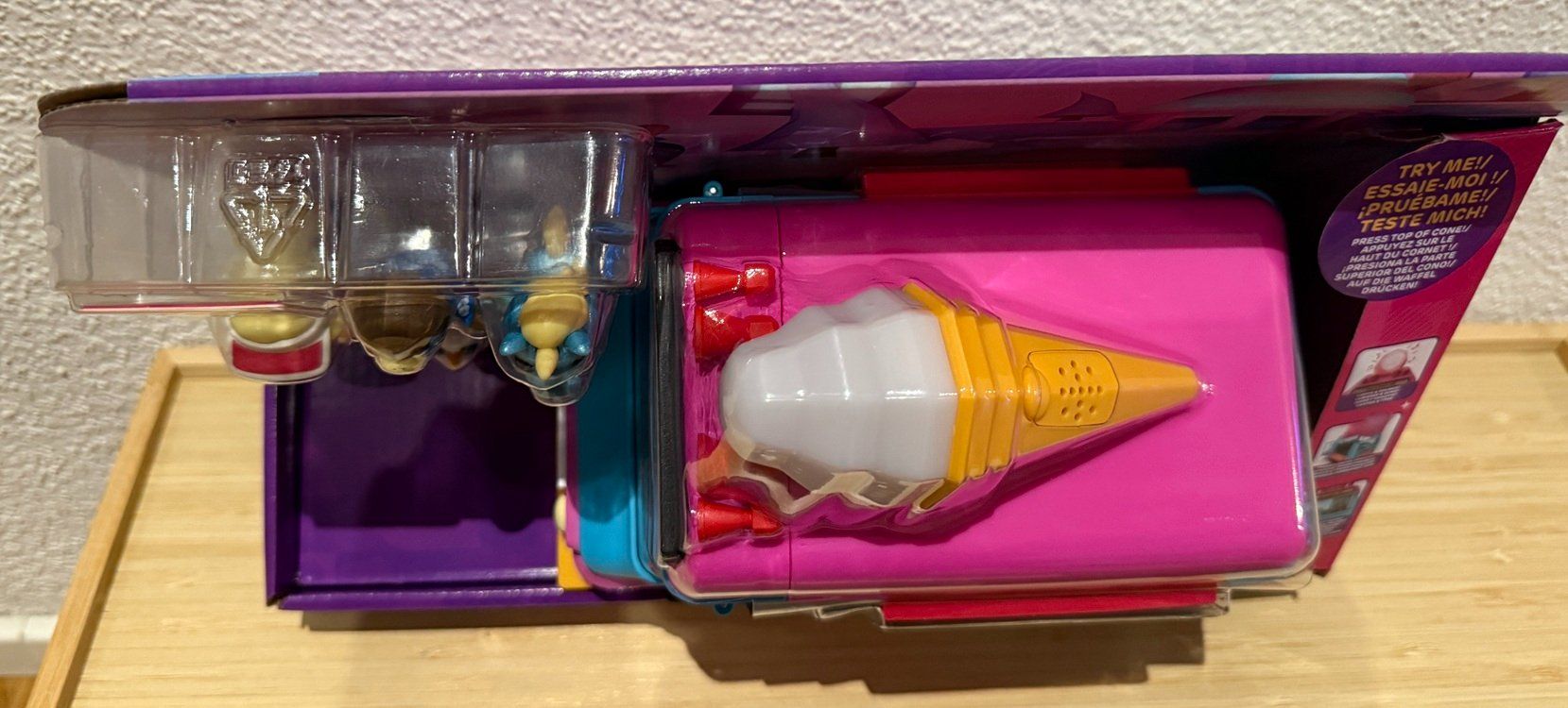 Giocattoli: Adopt Me - Ice Cream Truck – Nuovo (secondo la descrizione) da Luzern venduto da Dj_alexey 2