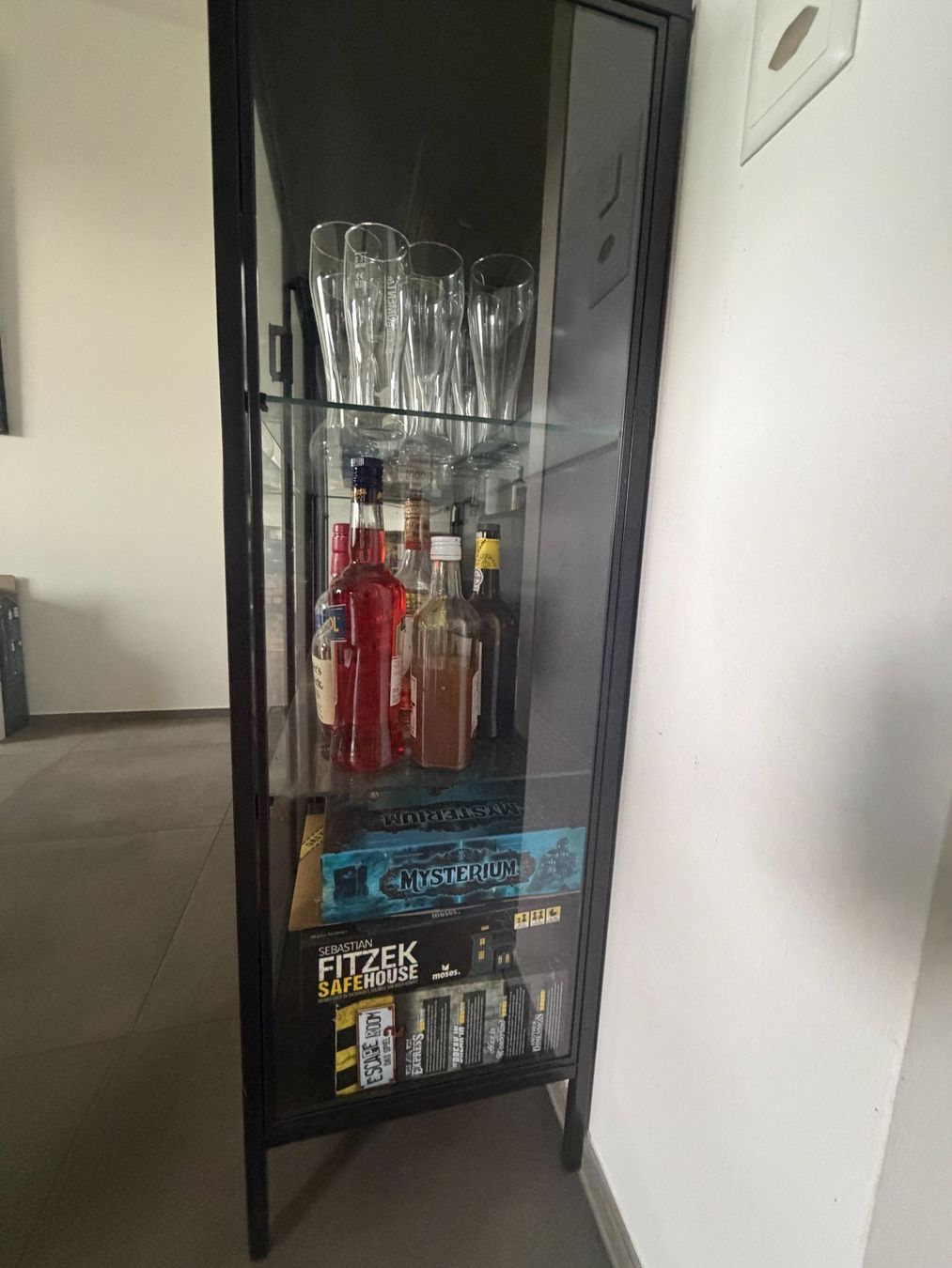 Ikea Vitrines: 2x Ikea RUDSTA Vitrine, anthrazit, 80x37x120 cm – D'occasion à Allschwil par Victoria_Elisa 2